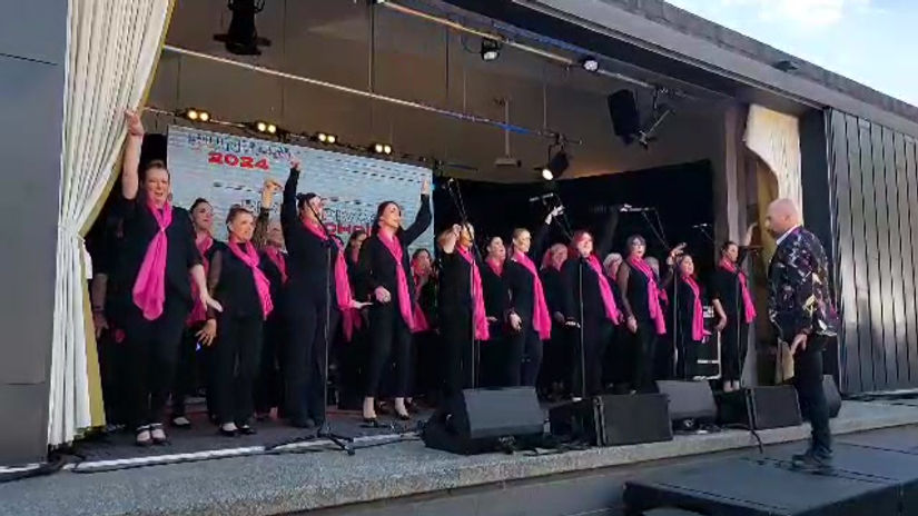 Turn the Beat Around (Gloria Estefan)